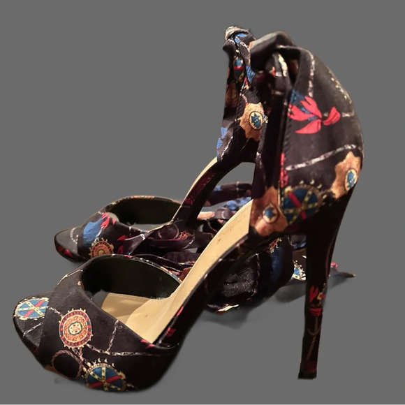 High Heel Wrap Around Sandals Size 9 - Picture 8 of 8